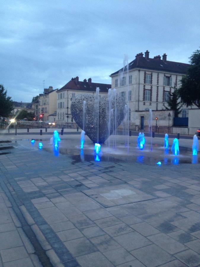 Le St Frobert Au Coeur De Troyes Apartamento Exterior foto